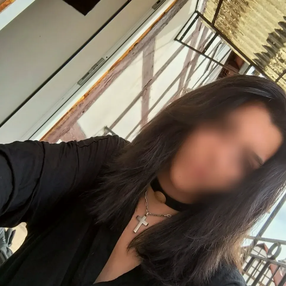 Anouk, 28