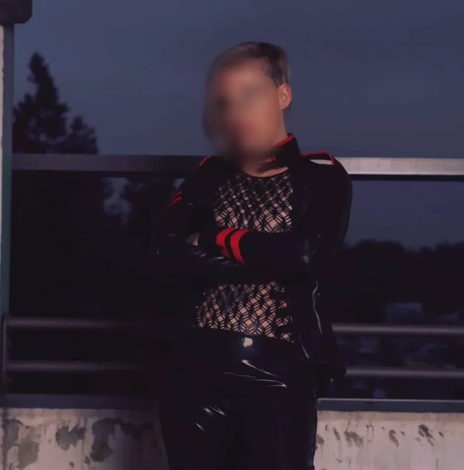 Esila, 38