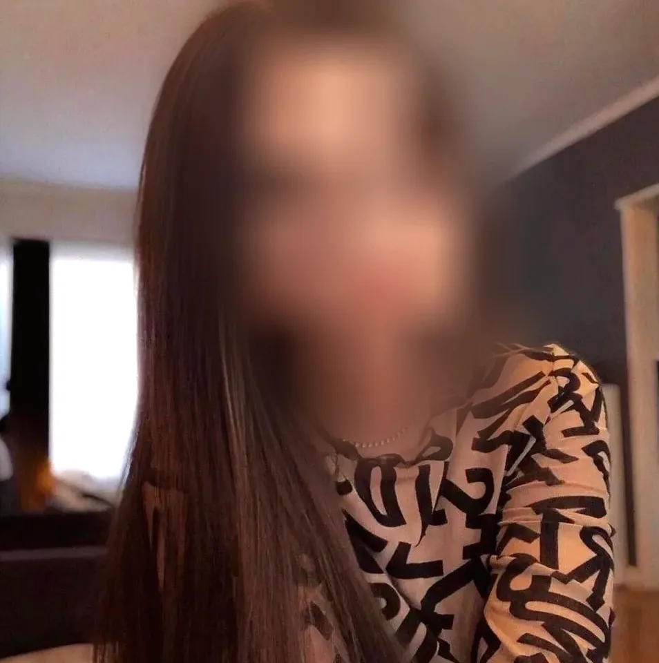 Imane, 21