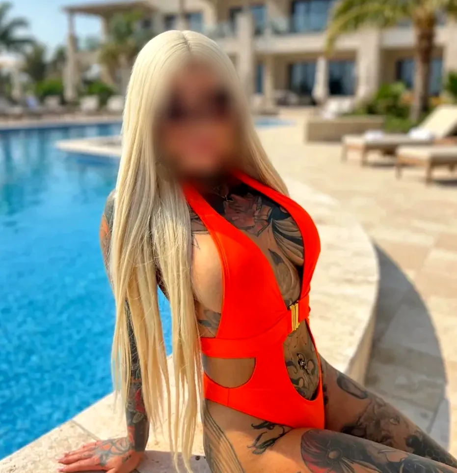 Isabella, 26