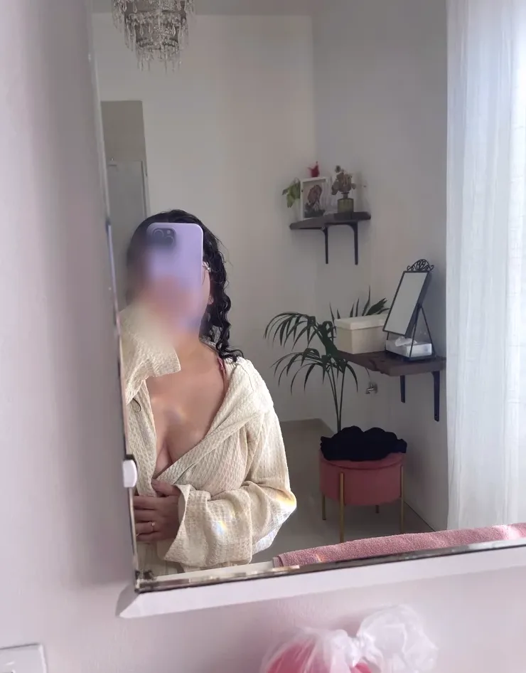 Melissa, 24