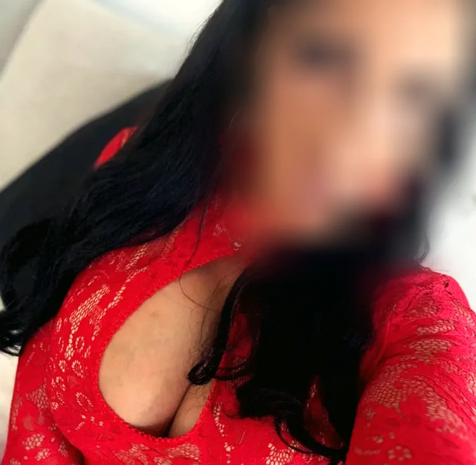 Olivia, 37