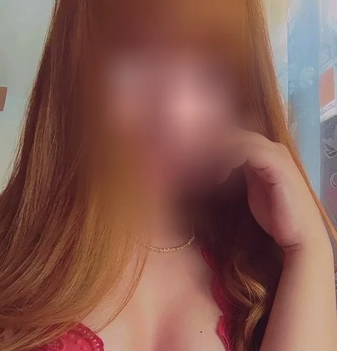 Suzanne, 31