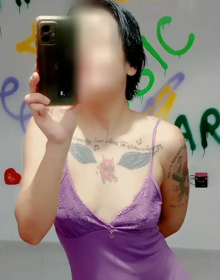 Wendy, 21